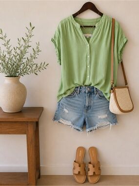 LOFT | Button Front Blouse | Size L | Light Green | Short Sleeve | Career Top